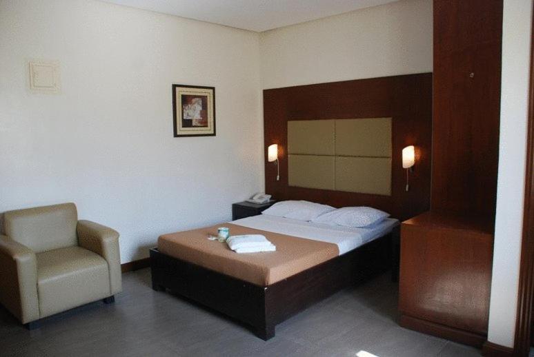 Cebu Century Hotel Екстер'єр фото